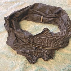 Lululemon Vinyasa Infinity Scarf Tonka Stripe Heathers Slate Black Zipper